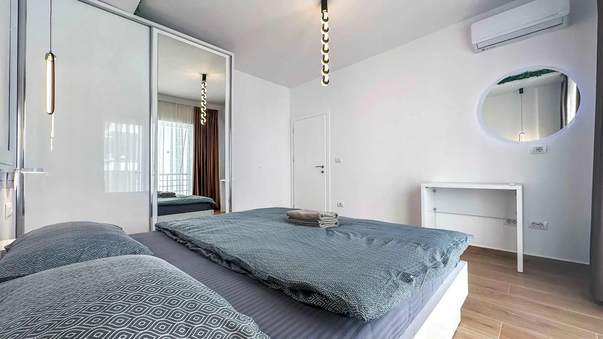 Nova Brand New Apartment Golem